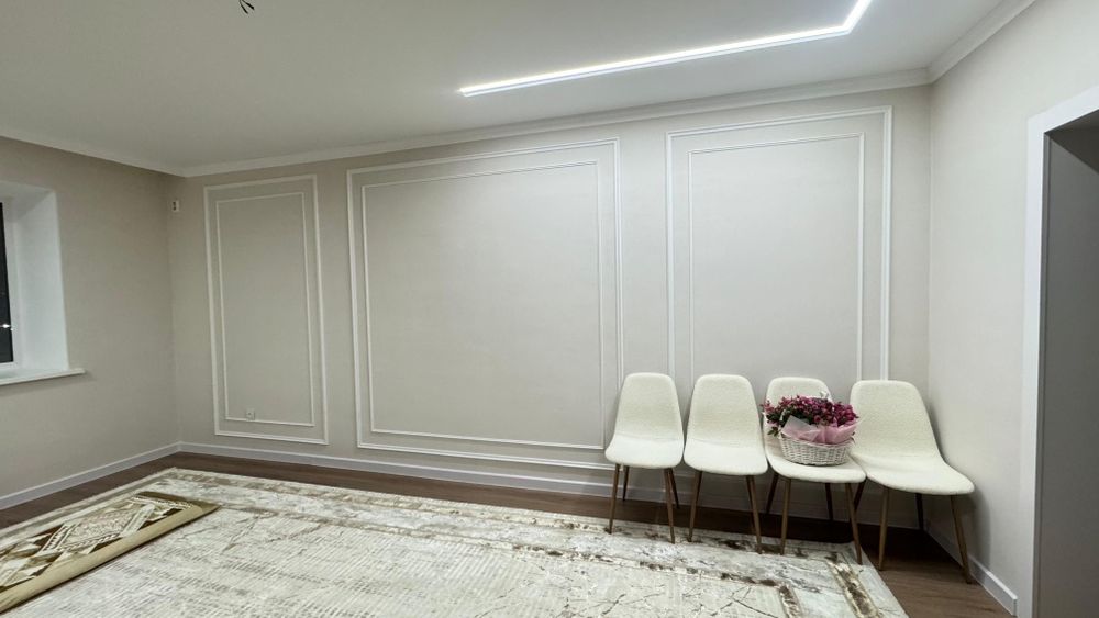 Продам новые молдинги полиуретан 4см и 2см в ширину, длина 2м