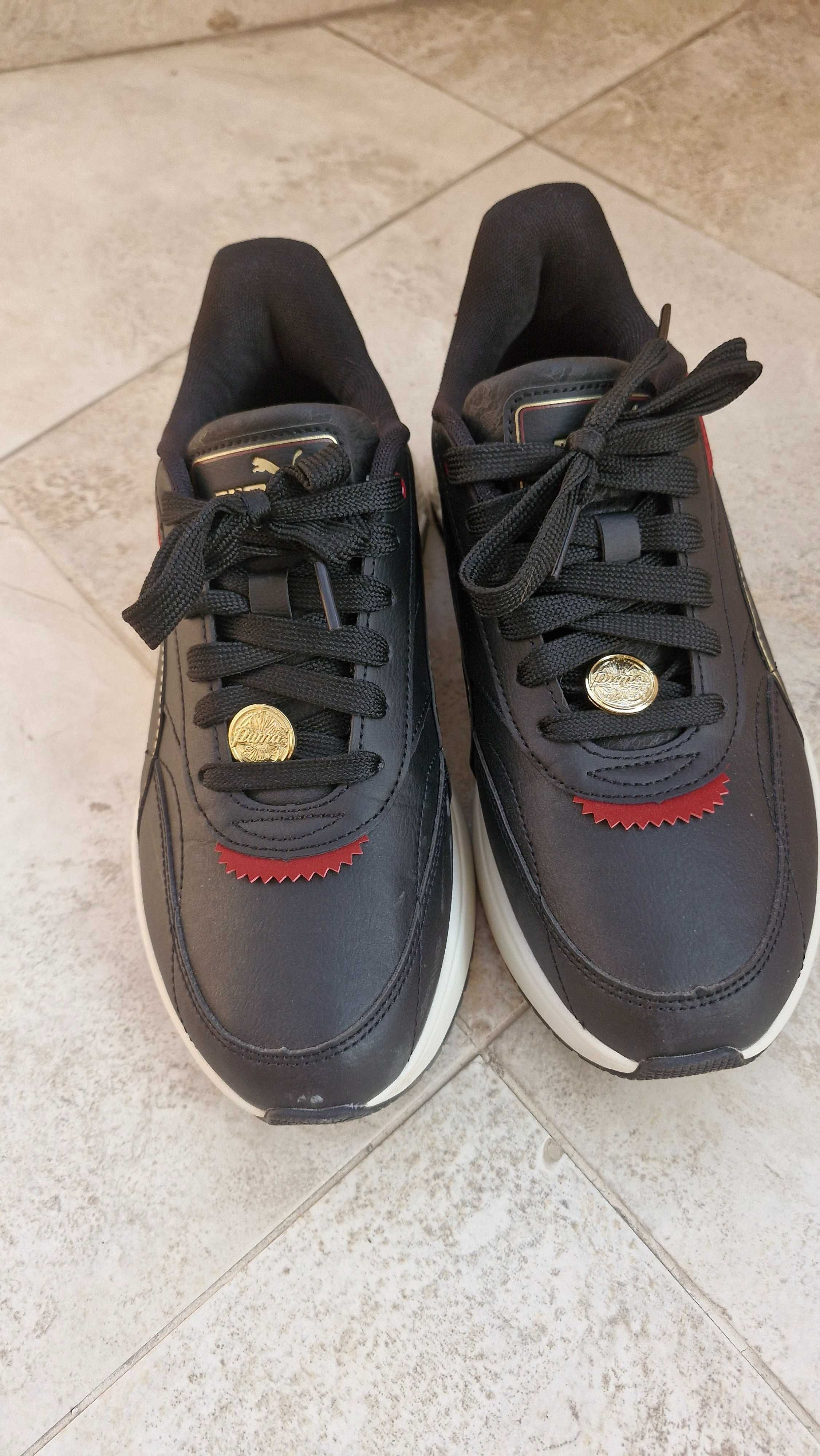 Маратонки Nike. Закупени скоро. Носени са веднъж. Отговарят на номера.