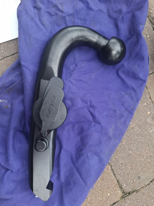 Vand carlig de remorcare nou Thule pentru  Volvo xc 60