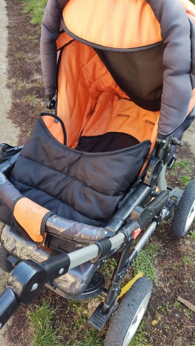 Cărucior tip sport sau și landou