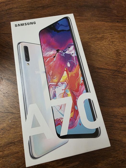 Телефон Samsung A70