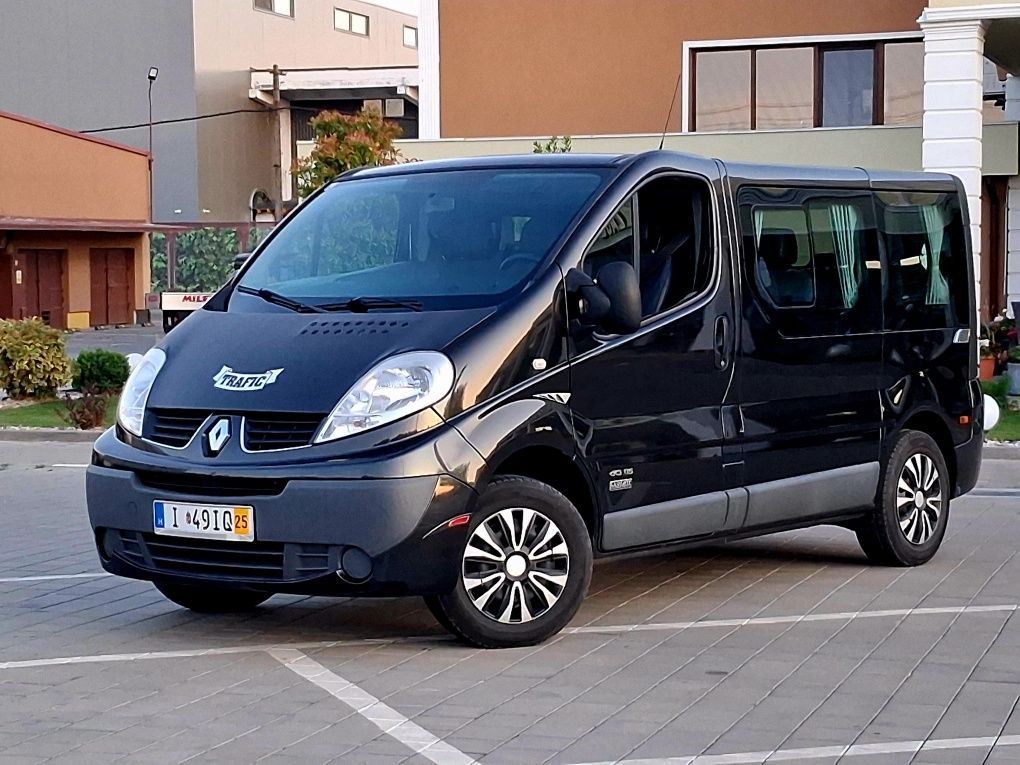 Renault trafic 9 locuri  2011  2,0 diesel euro 5 Climatronic