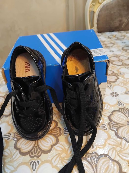 Официални обувки на Zara