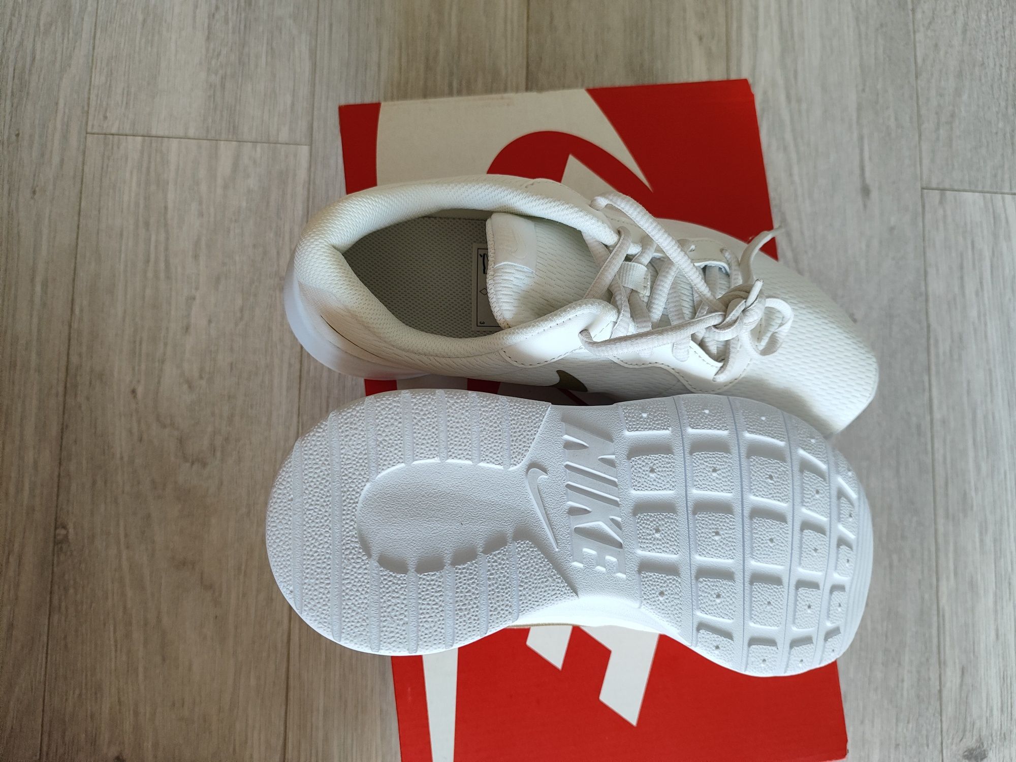 Дамски маратонки 36,5 номер Nike Tanjun