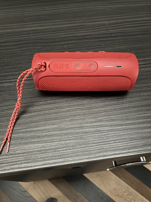 Vând boxǎ JBL flip 5