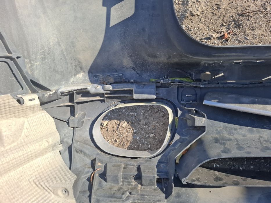 Бампер задний под восстановление.