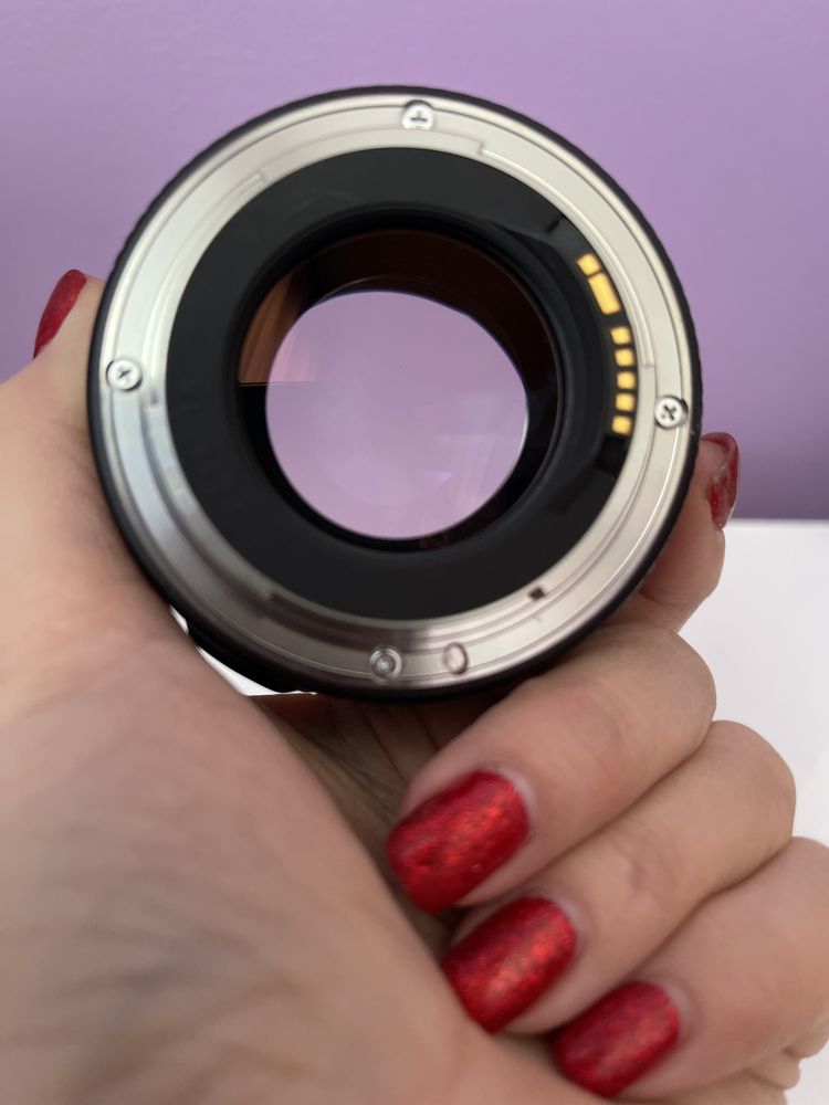 Canon Lens EF 85mm 1.8