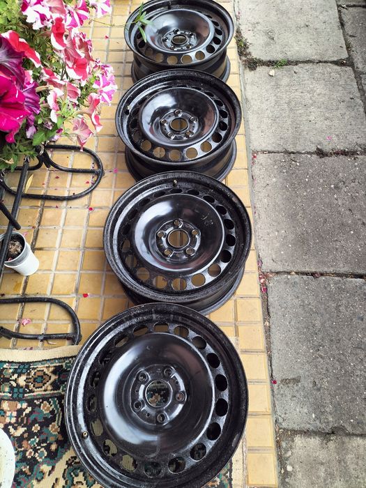 Vând 4 jante de tablă