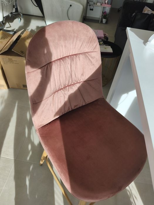 Продавам бар стол 2 бр