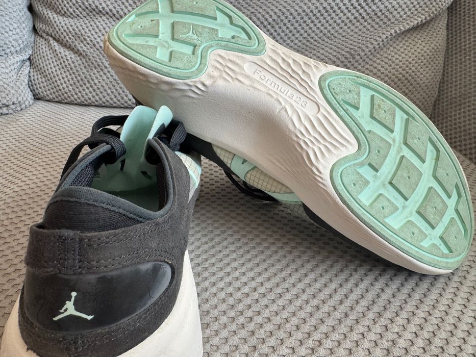 Air Jordan 44 номер цената подлежи на коментар