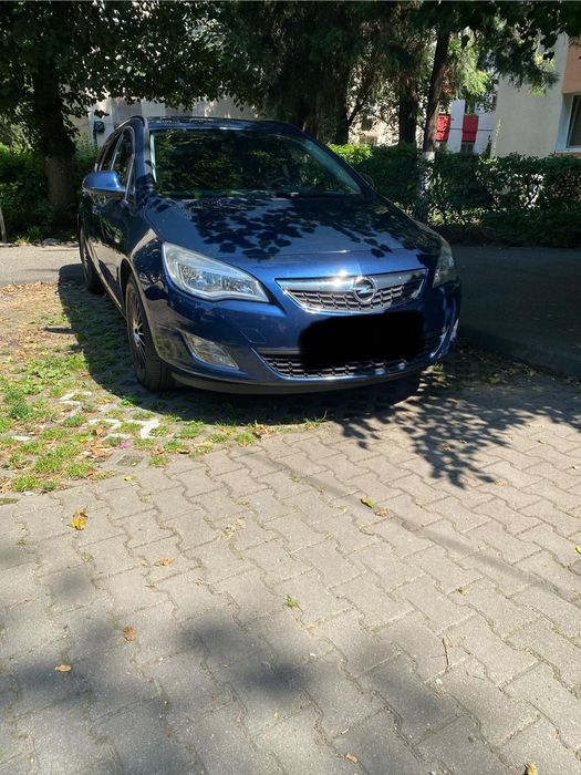 Opel Astra J 1.7 cdti 2011