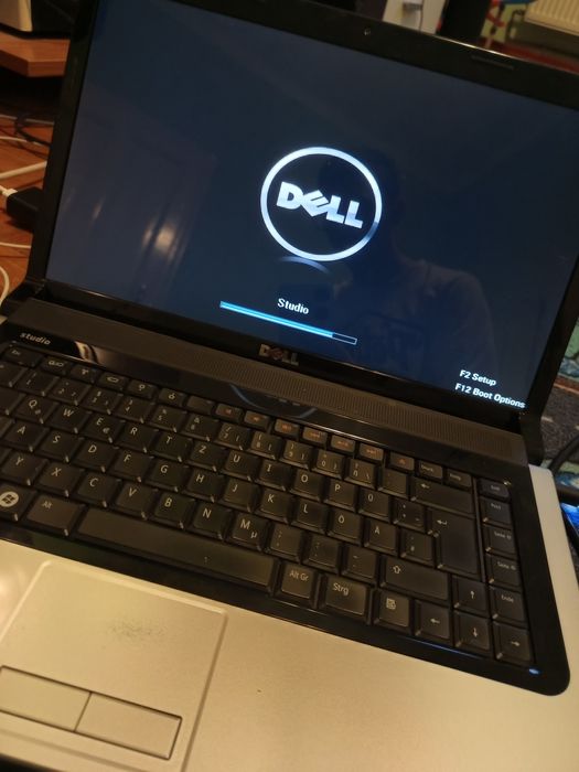 Vând laptop Dell