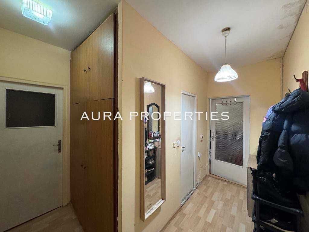 Продава се Двустаен апартамент в Разград, Център - 52 кв.м за 1275 €/кв.м - Снимка #3