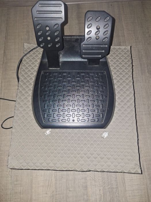 Vand volan thrustmaster t 150