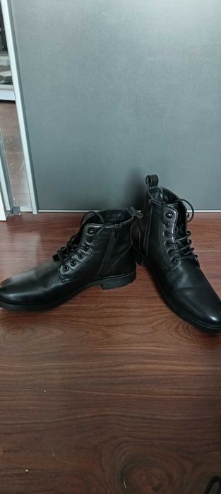 Естествена кожа мъжки ботуши размер 46 черен цвят в отлично състояние