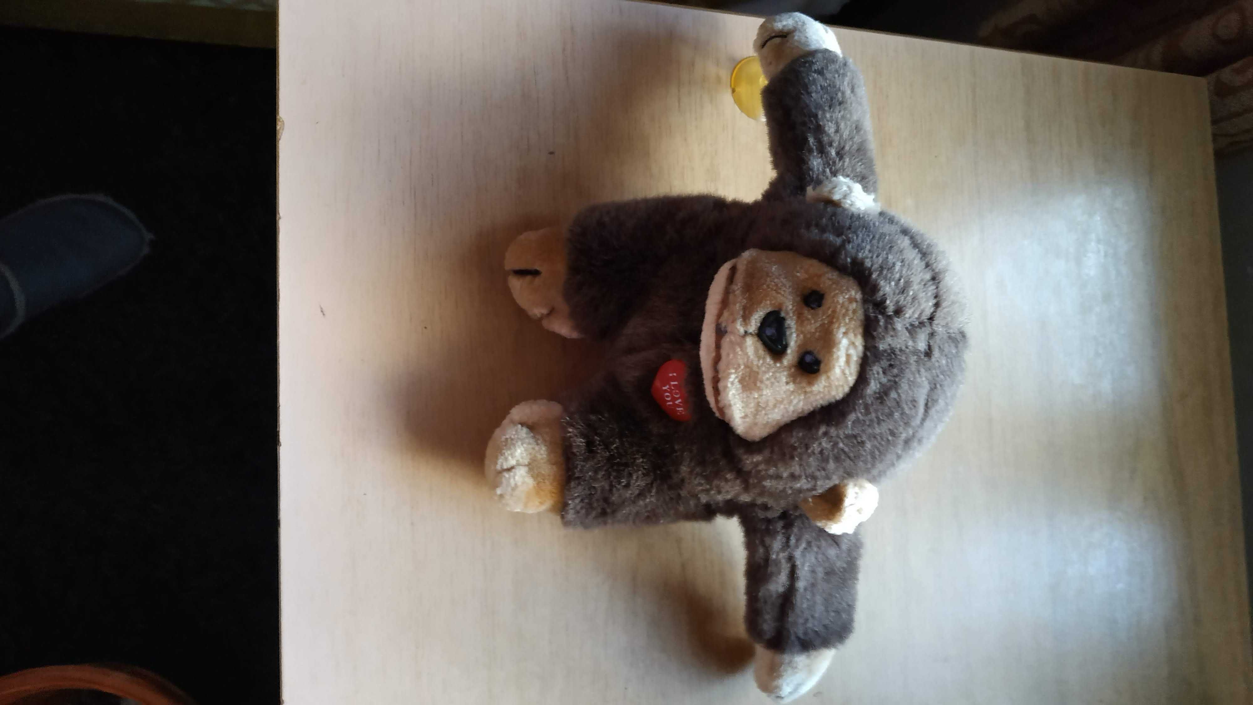 Продавам нова плюшена играчка Маймунка