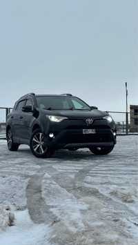 Toyota Rav-4 2016 года