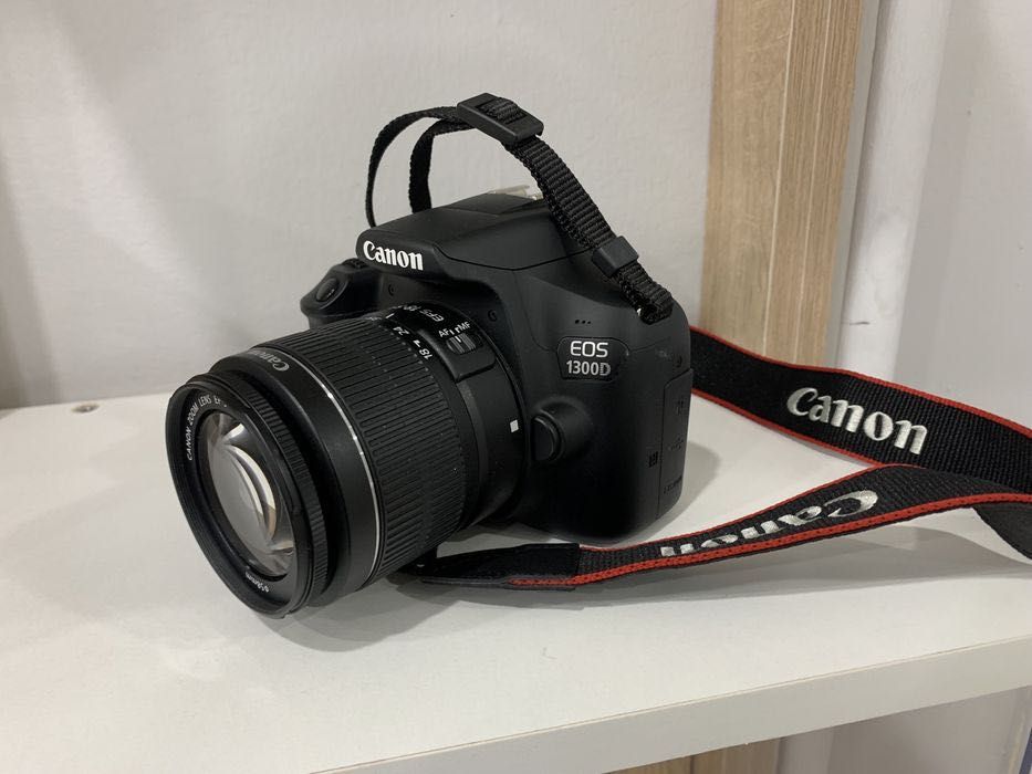 Продаю фотоаппарат Canon 1300d