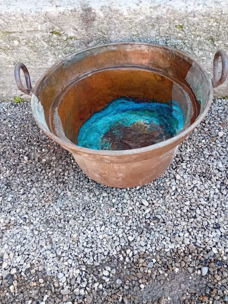 Vând ceaun vechi din cupru