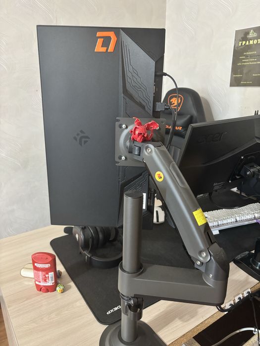 Монитор DEXP в хорошем состоянии