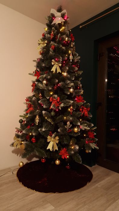 Brad de Crăciun artificial cu tenta naturală