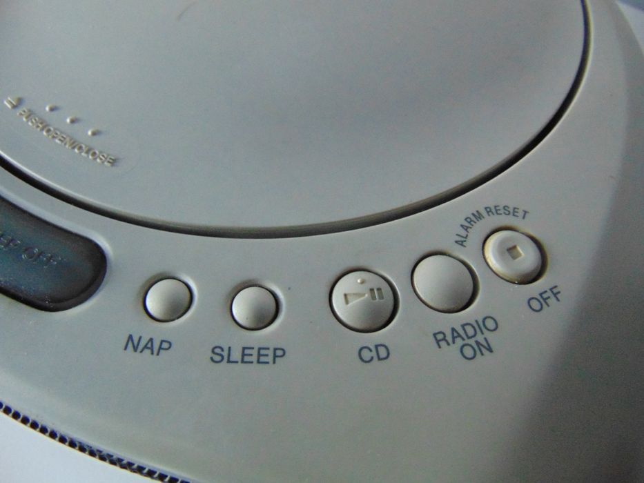 Radio Sony cu ceas și cd