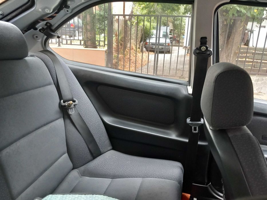 Салон за E36 Compact и много други дреболии