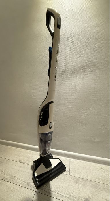 Вертикална прахосмукачка 2 in 1 Philips FC6171 без кабел