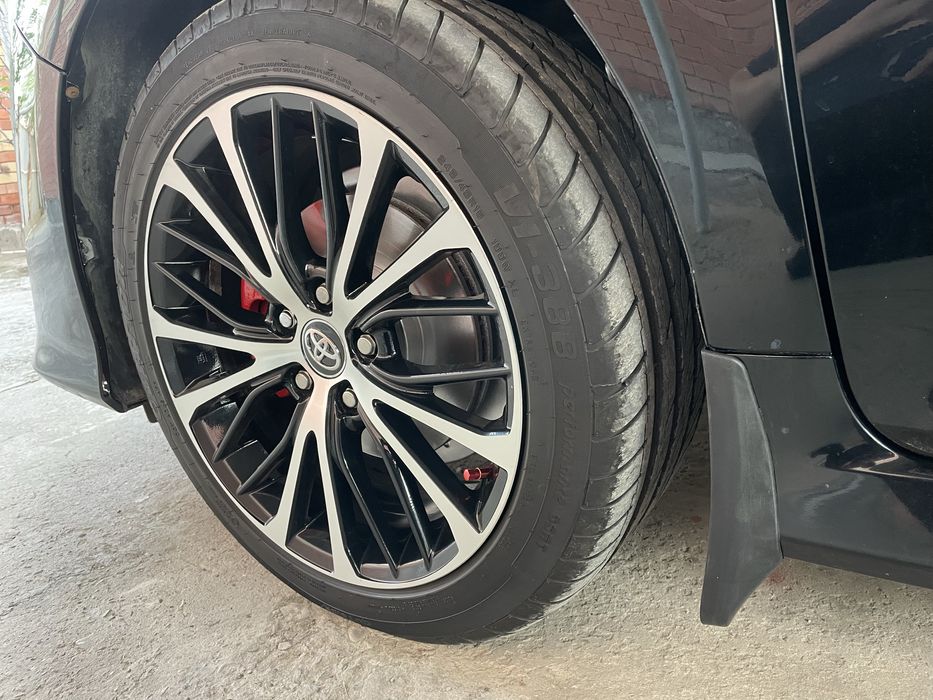 Продается комплект Диски с летними шинами