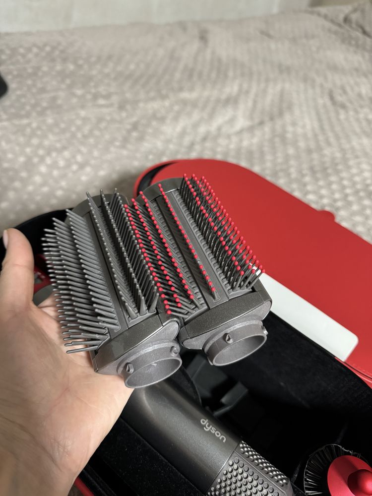 Продам Dyson