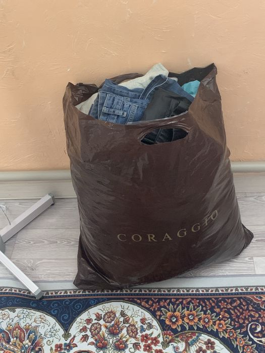 Отдам даром женские вещи