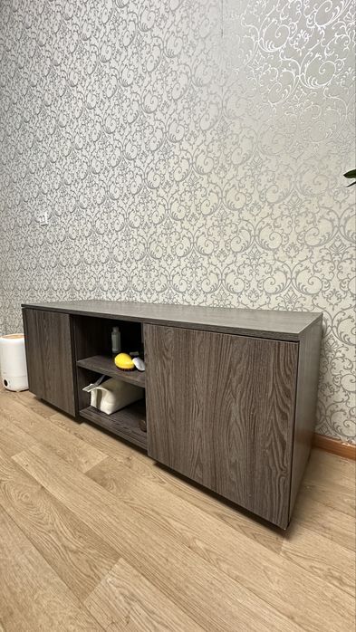 Продам тумбу под телевизор