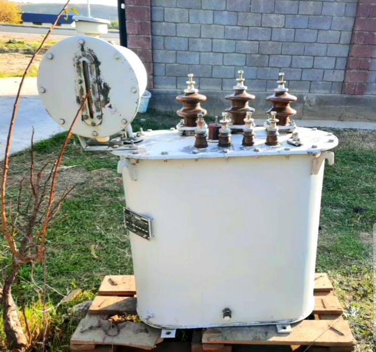 Продам 3 фазный трансформатор в комплекте