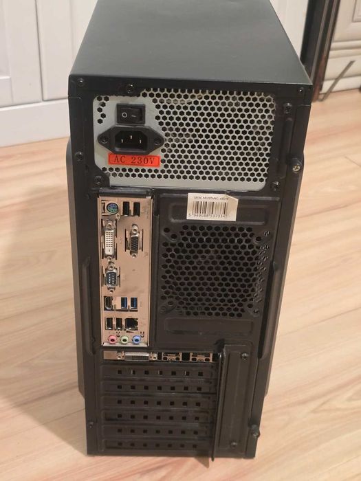 Sistem PC i3-8100, RX 560, 8GB RAM DDR4