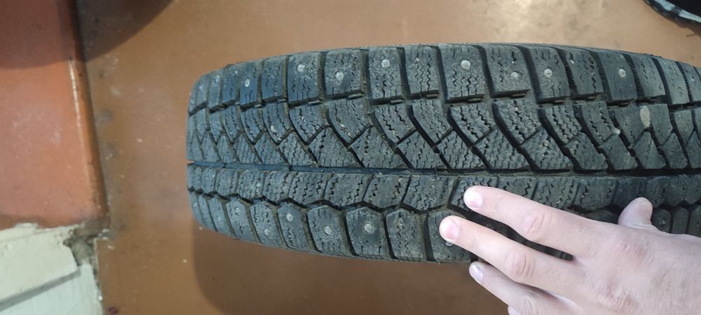 Продам зимнюю резину р13