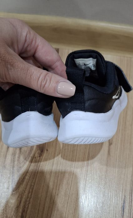 Оригинални маратонки Nike 26