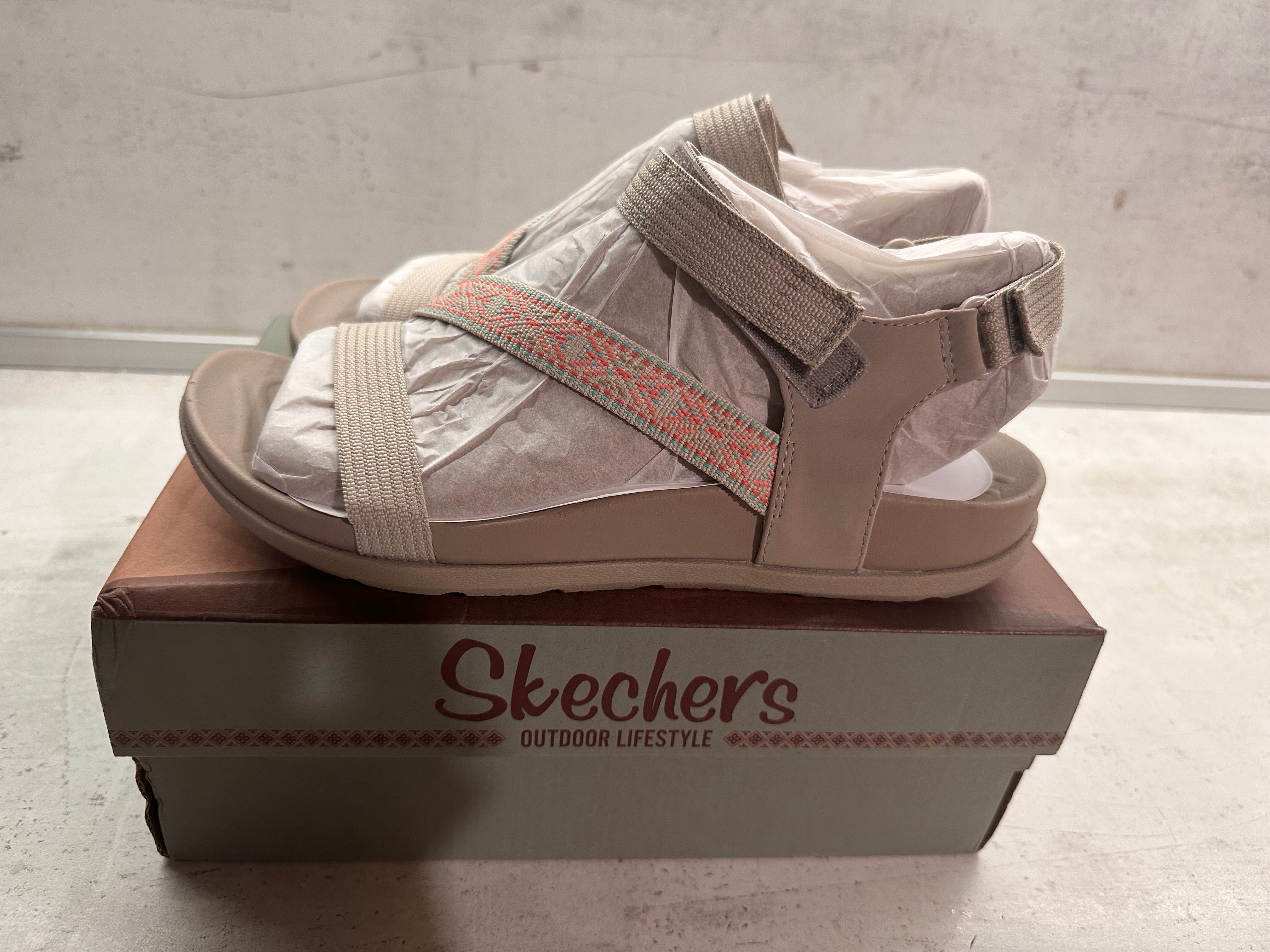 Летни обувки Skechers .