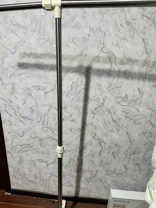 Garderob, kiyim ilgich, mustahkam temirli