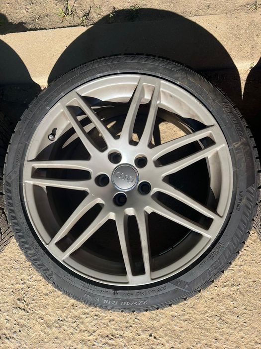 Vând jante originale Audi R 18 + cauciucuri