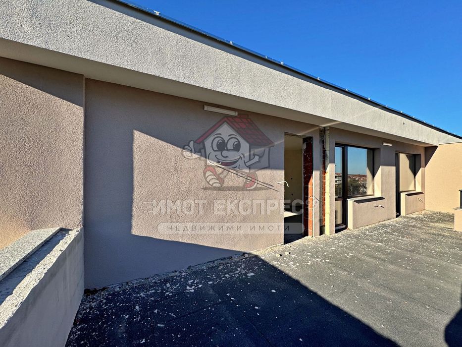 Тристаен апартамент, 2 бани, голяма тераса, ново строителство, Изток