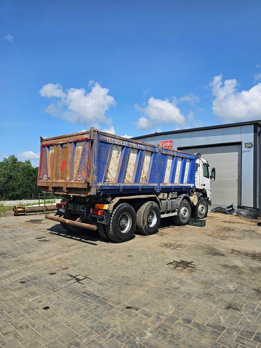 Volvo 8x4 basculabil