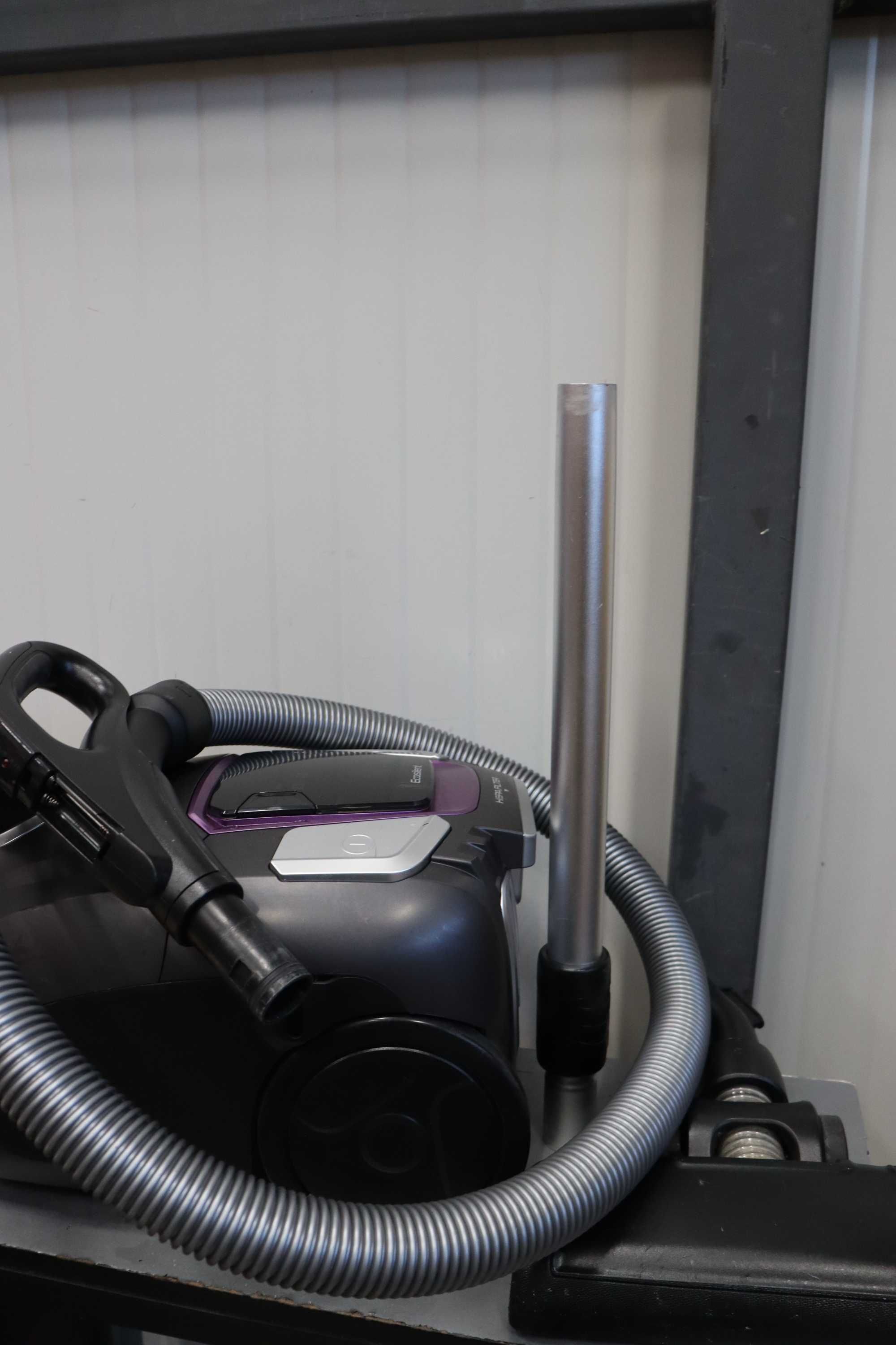Прахосмукачка с торба Eureka NEN300 (ECQ Silent) 700W