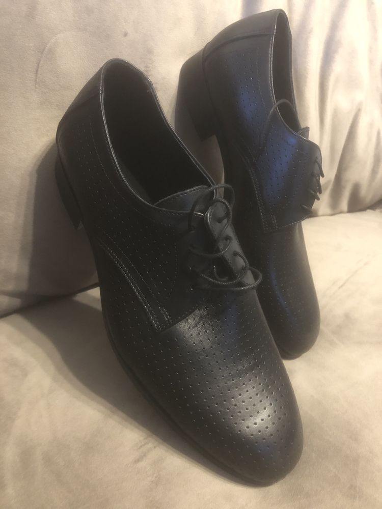 Pantofi piele noi