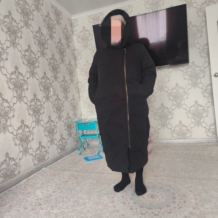 Продам зимнюю теплую куртку с капюшоном размер 52-54 в хорошем состоян