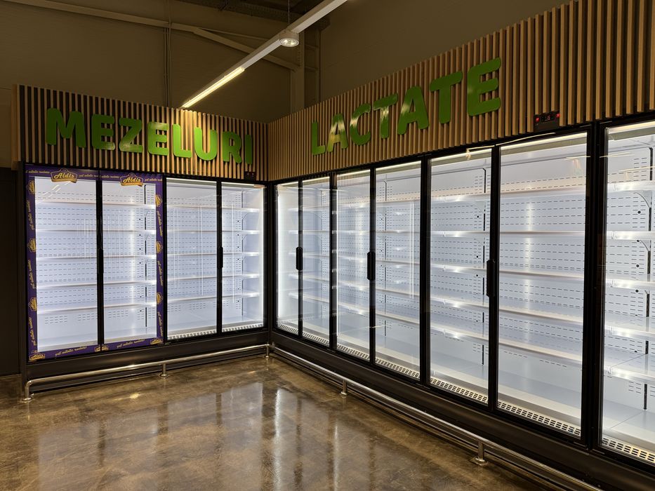 Construim vitrine frigorifice verticale pentru bauturi.