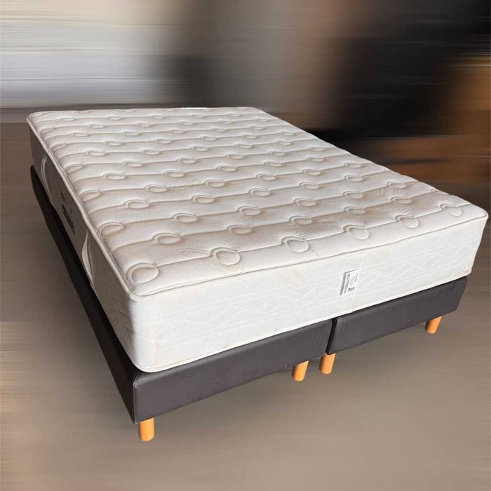 Pat Box Spring: două somiere + saltea, 160 × 200 cm