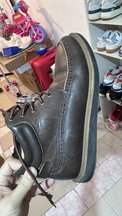 Продам женскую и мужскую обувь