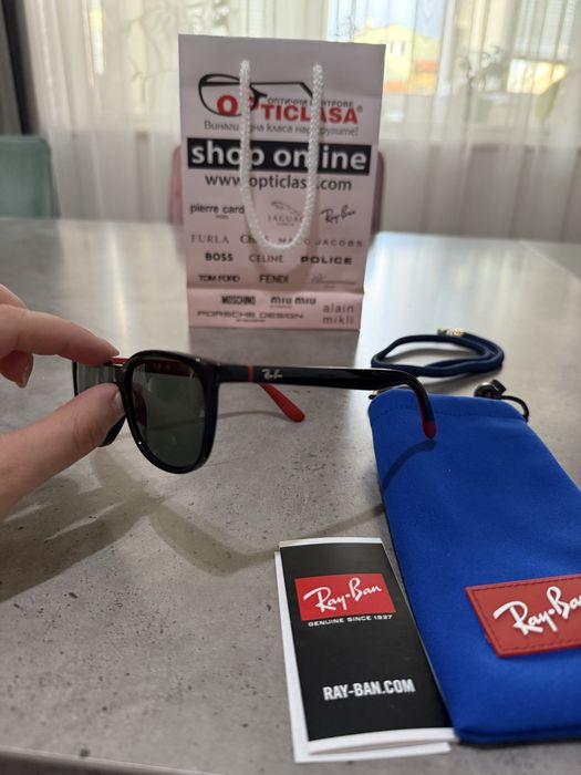 Нови очила ray ban детски модел нови !!!