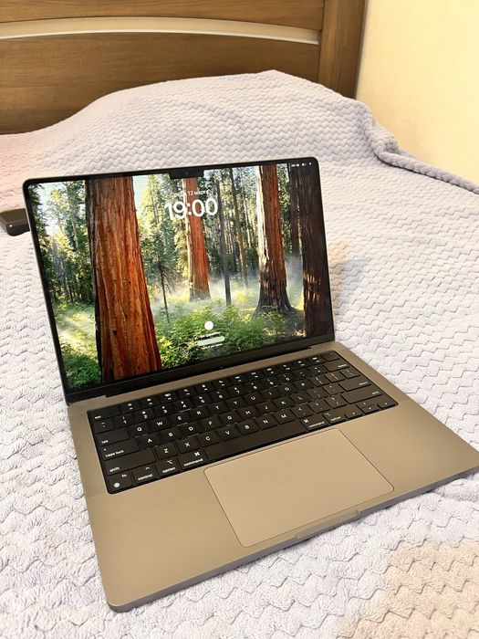 Macbook pro 14 m2 pro
