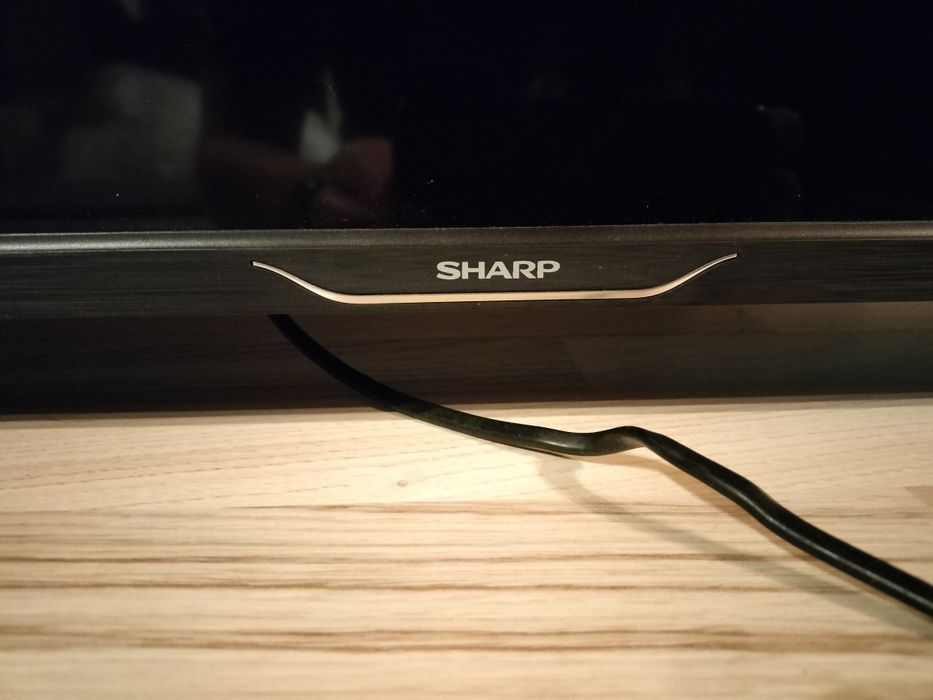 Tv Sharp aquos 140 cm + Google chromecast hdmi